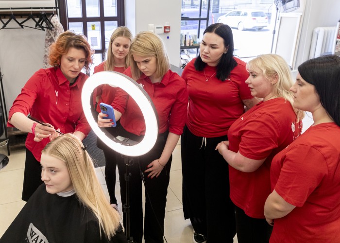 Koloristika alused algajatele — kursus täiesti nullist, kõik vajalik töö alustamiseks koloristina. Vene keeles! photo